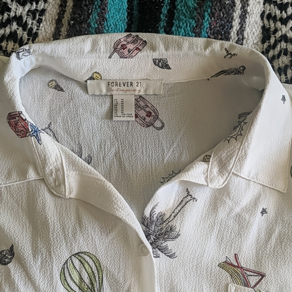 Forever 21 contemporary vacation print blouse
